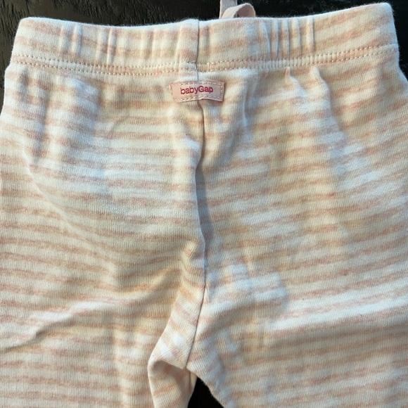 3 Baby Gap Outfits 0-3M - Picture 6 of 7